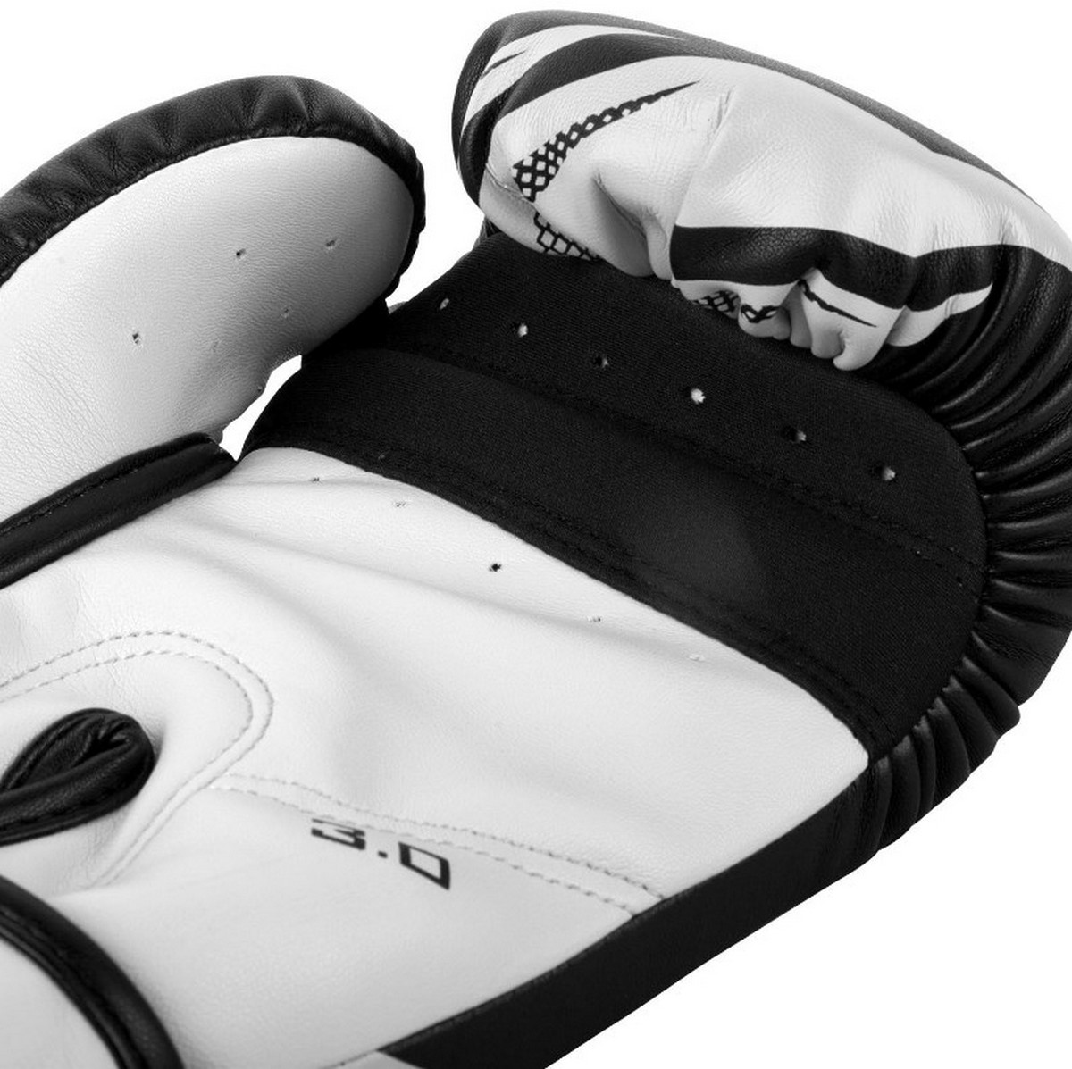 Перчатки Venum Challenger 3.0 03525-108-16oz черный\белый 1200_1197